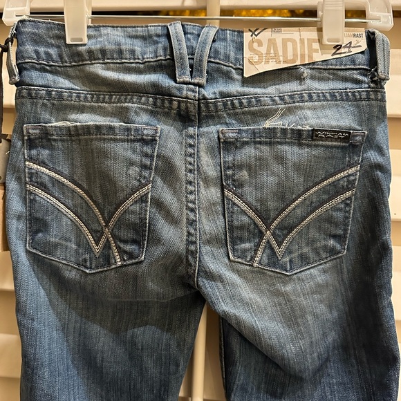 💸 NWT William Rast Sadie Straight Leg Distressed 24 - Picture 3 of 4